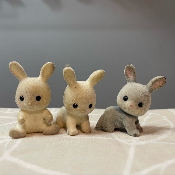 FREE when bundled: Calico Critters - Picture 1 of 5